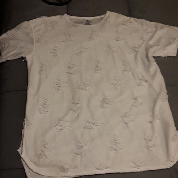 Distressed shirt - Picture 1 of 4